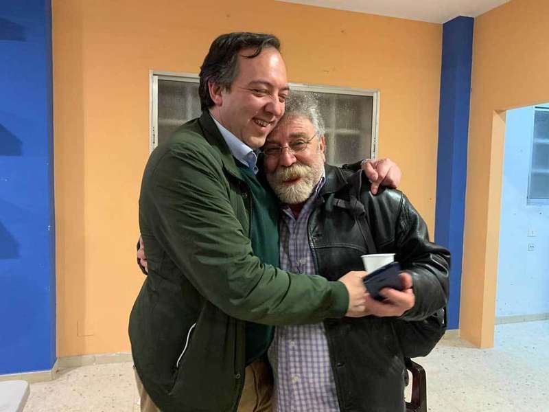 alejandro-vega-celebrando