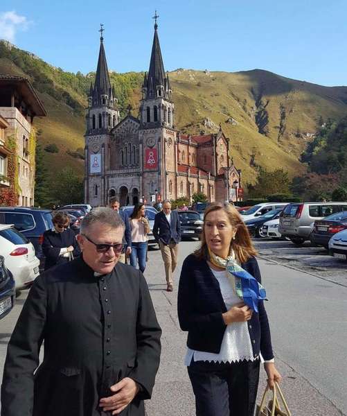 abad-covadonga-ana-pastor
