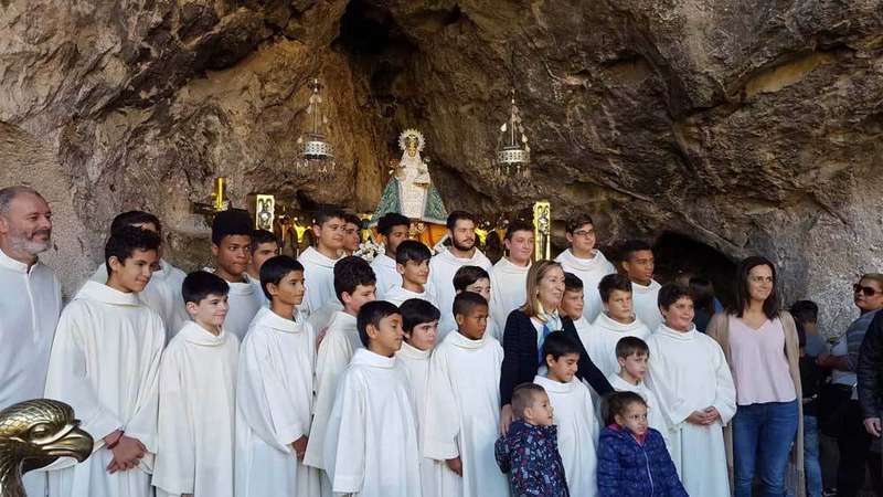 ana-pastor-escolanos-covadonga