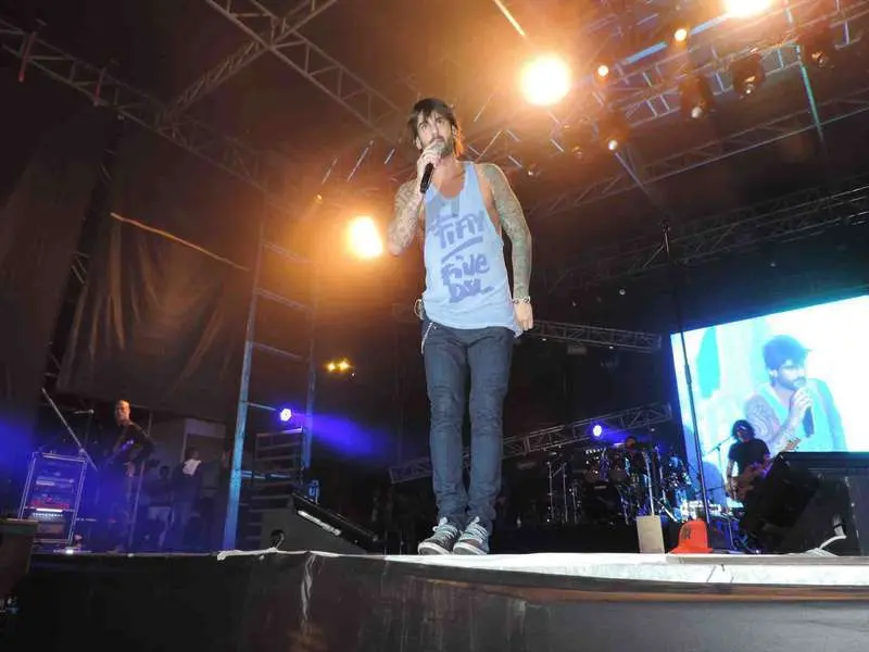 melendi dentro web.jpg