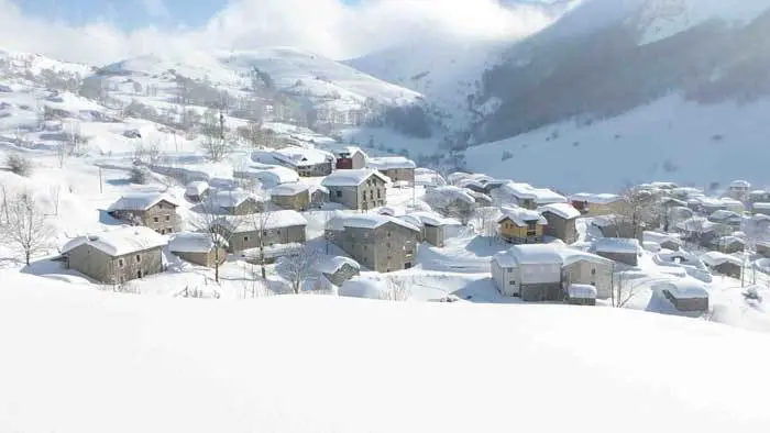 sotres-bajo-la-nieve-cabrales.jpg