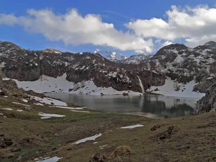 lago-bricial-los-lagos-covadonga.jpg