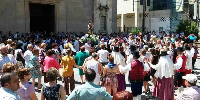 carmen-procesion-pola-siero.jpg