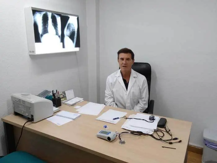 neumologo-clinica-cangas.jpg