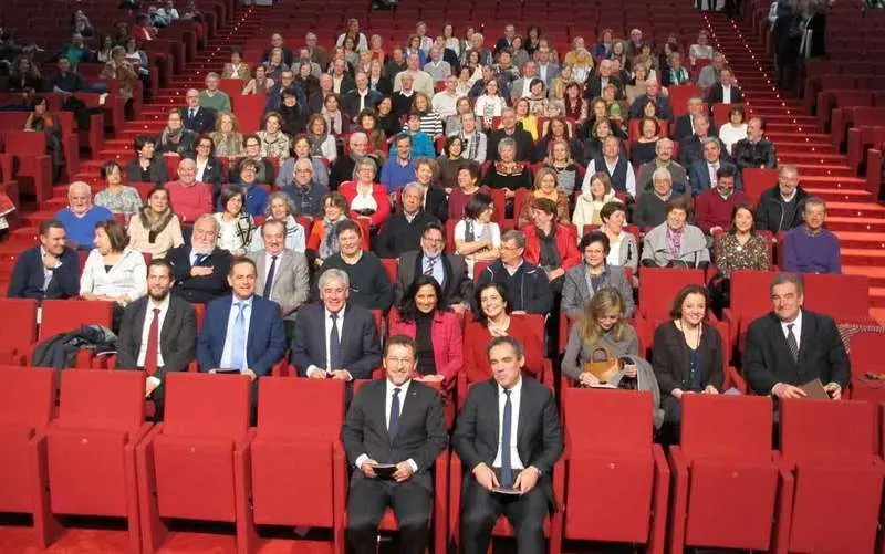 homenaje-docentes-asturianos-aviles.jpg