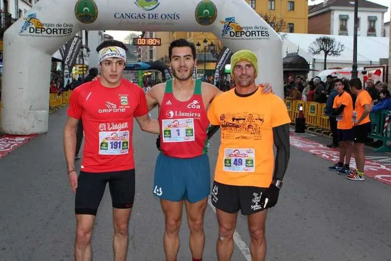san-silvestre-cangas-podium.jpg
