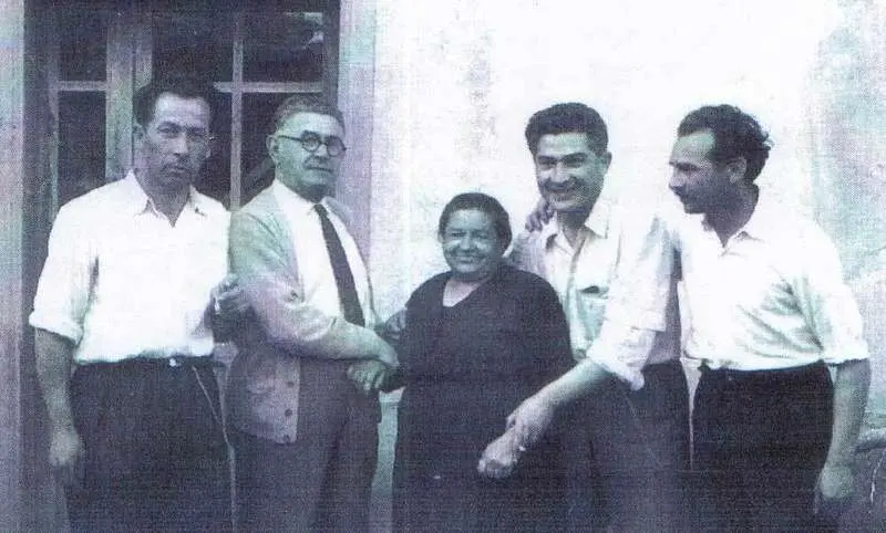 fundadores-de-la-peruyal-con-amalia-.jpg