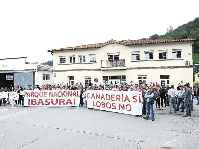 ganaderos-protesta-cangas.jpg