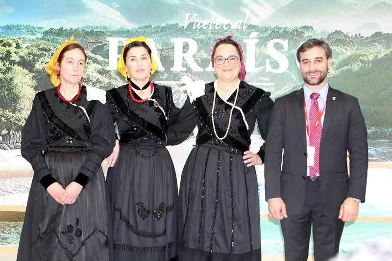 fitur-2019-cabranes-traje.jpg