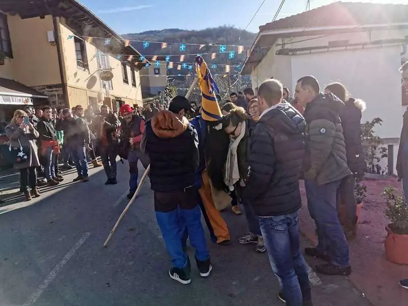 aguinaldo-guirria-ponga-2020-04