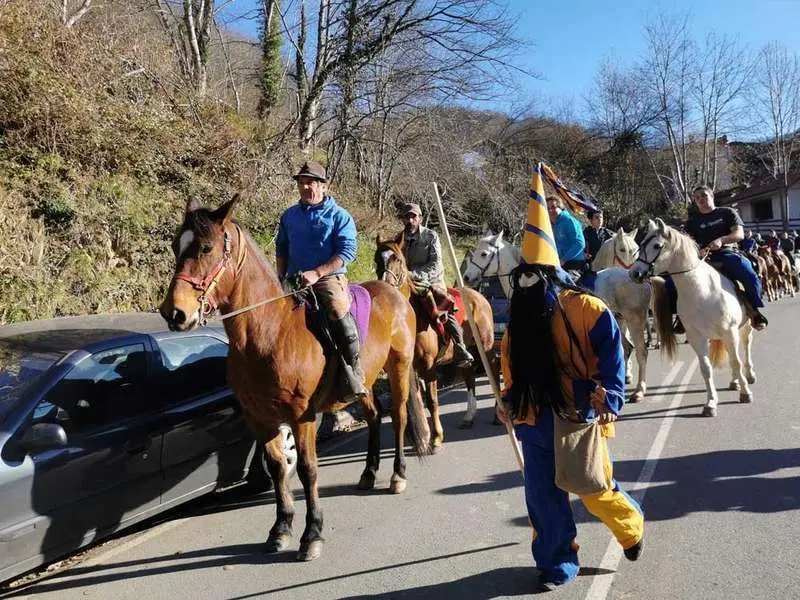 aguinaldo-guirria-ponga-2020-05