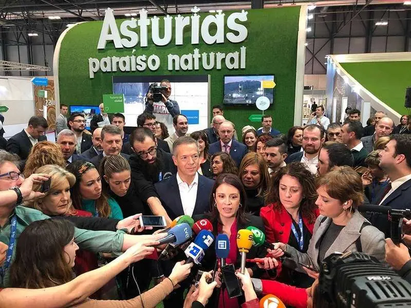 fitur-asturias-adriana-lastra