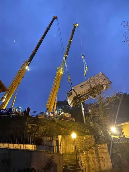 rescate-camion-basura-cangas-04