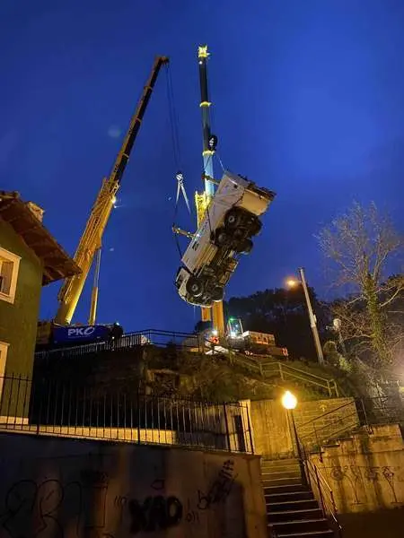 rescate-camion-basura-cangas-05