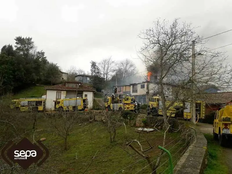 bomberos-incendio-cadanes