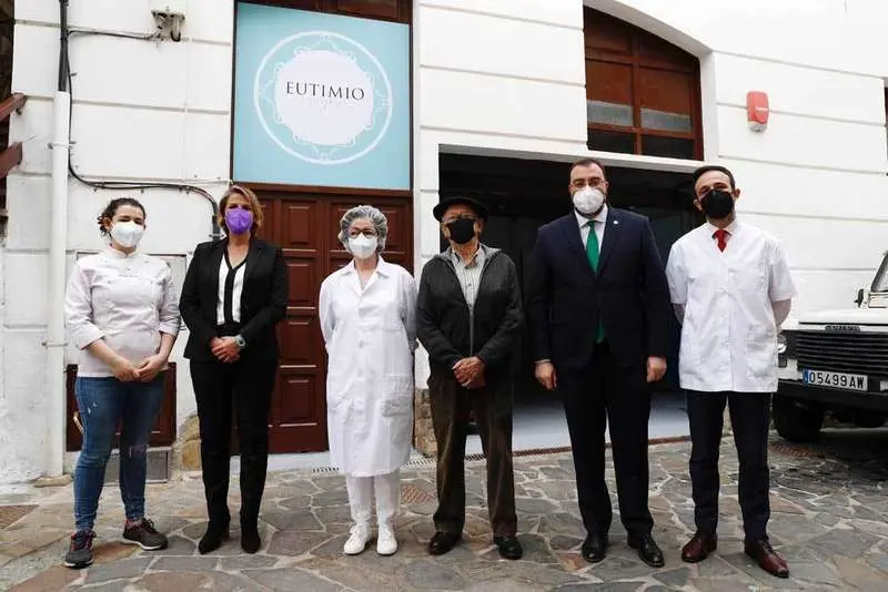 barbon-visita-lastres-colunga-10