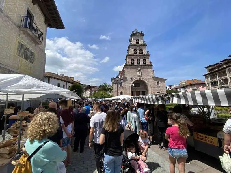 mercado-dominical-cangas-mayo-06
