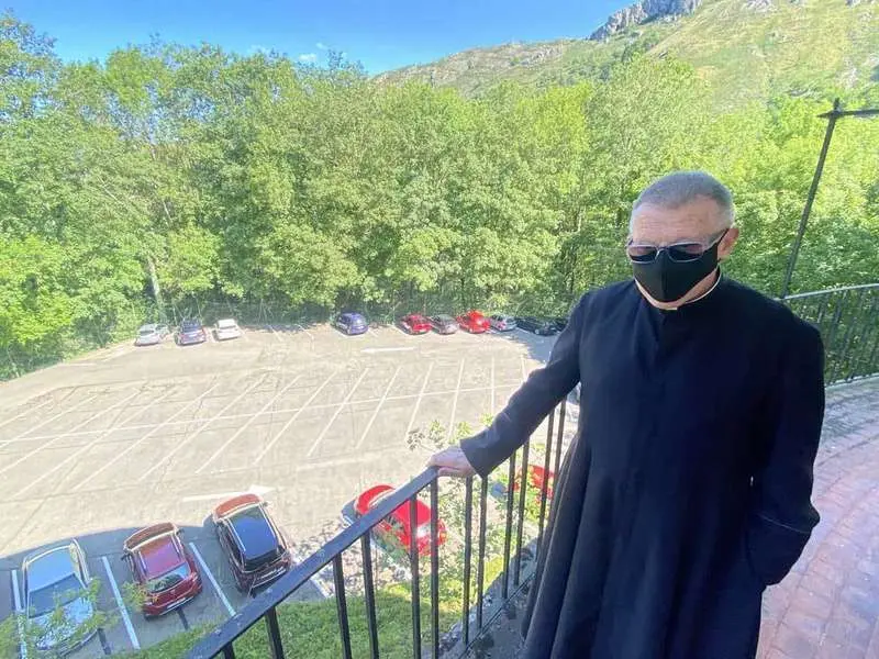 abad-covadonga-aparcamiento-01