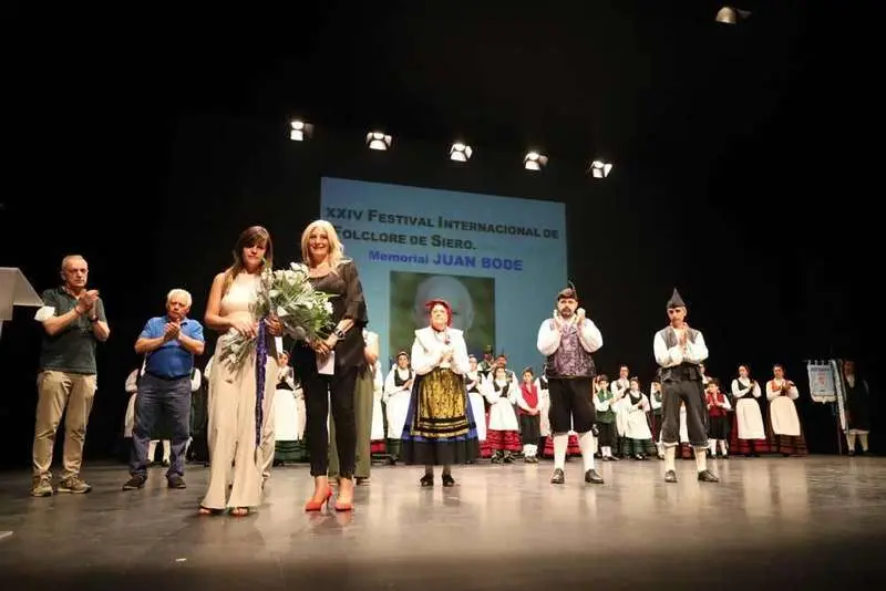 festival-flolclorico-pola-siero-19