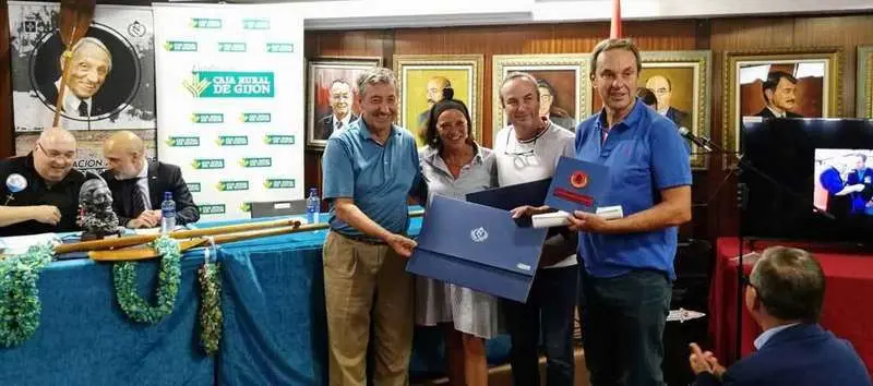 calo-ton-premio-amigos-dionisio-01