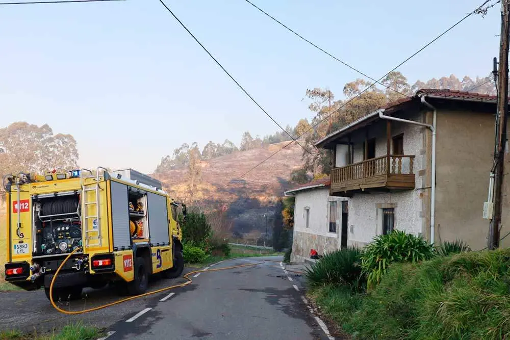 incendio-llanera-santu-firme-02