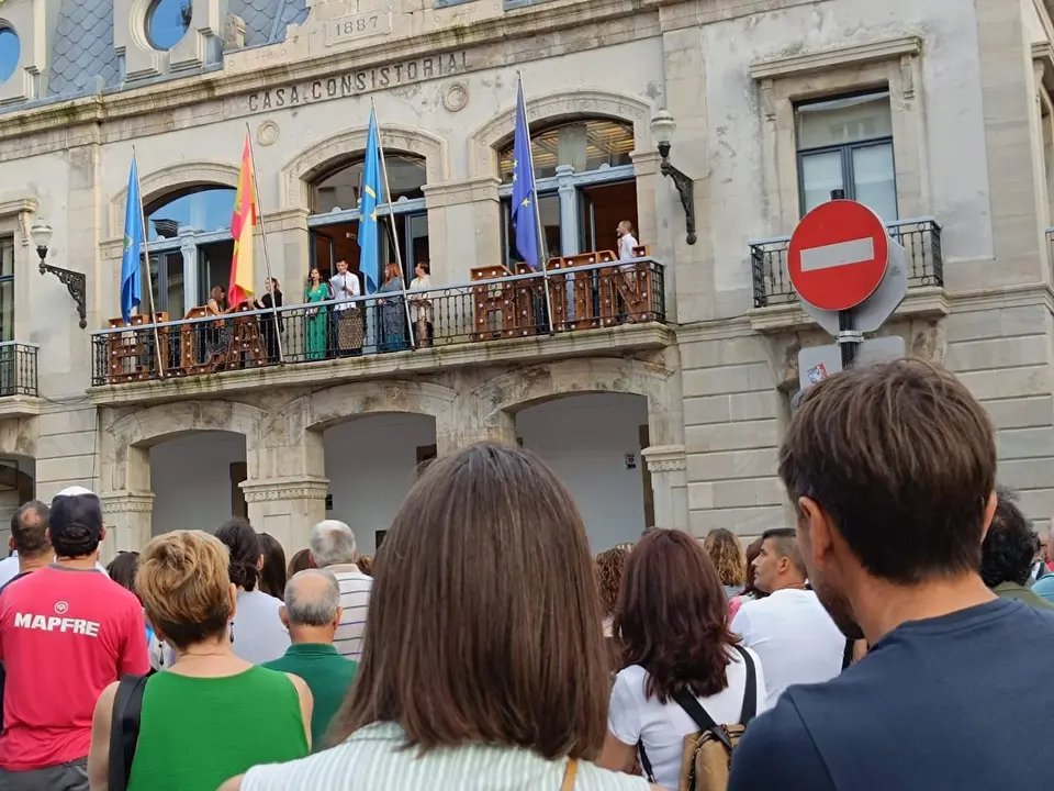 pregon-carmin-pola-fuego-pregonero