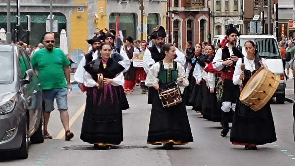 buxainas-desfile-siero