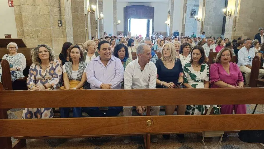 autoridades-misa-carmen-siero