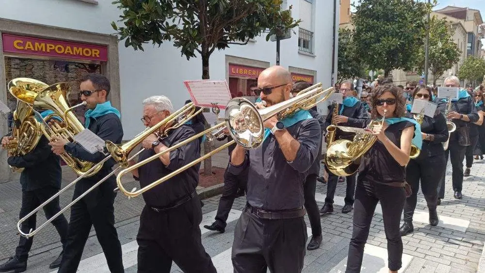 musicos-banda-musica-siero