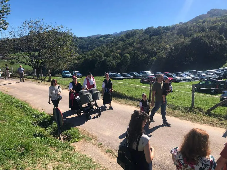 procesion-san-cosme-llegada-ninos