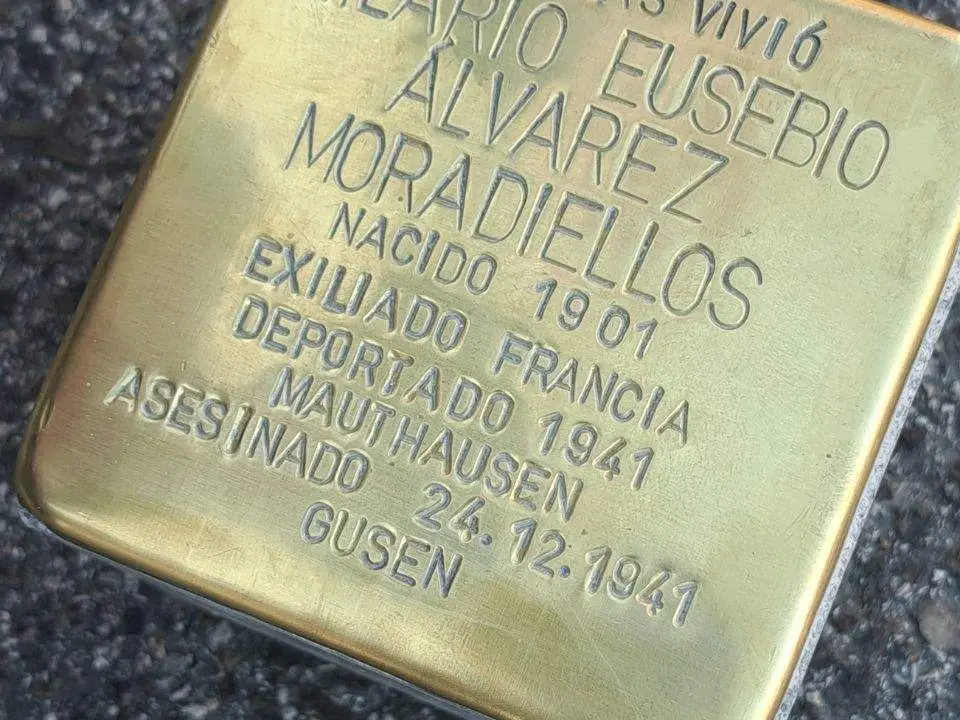 piedra-memoria-cabrales-2