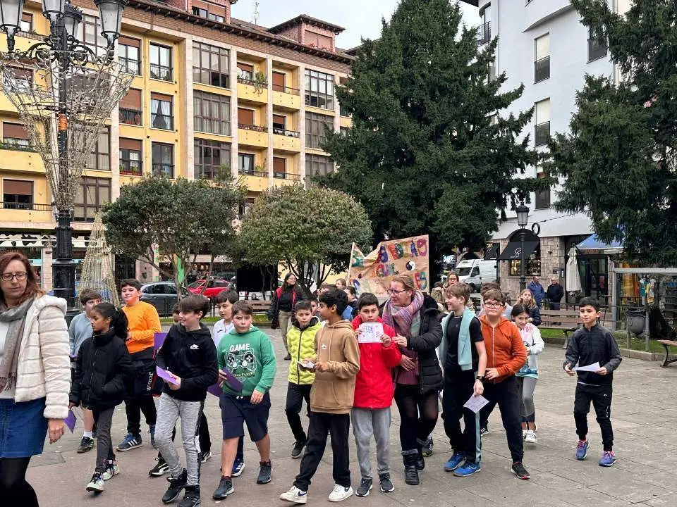 marcha-escolar-violencia-genero-cangas-onis (6)