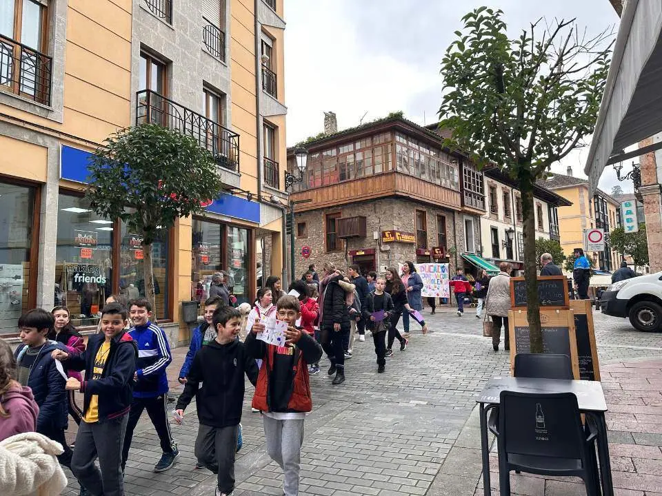 marcha-escolar-violencia-genero-cangas-onis (13)