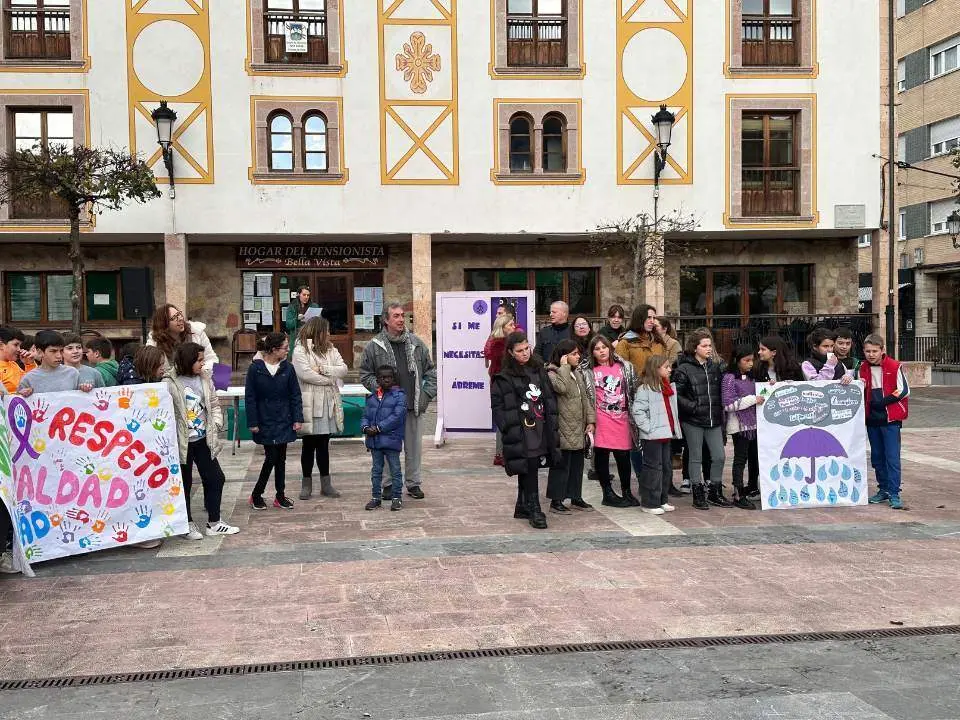 marcha-escolar-violencia-genero-cangas-onis (20)