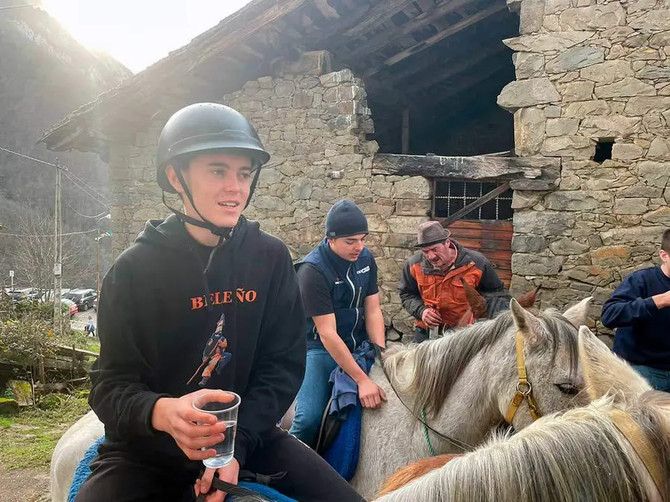 aguinaldo-ponga-2023-03