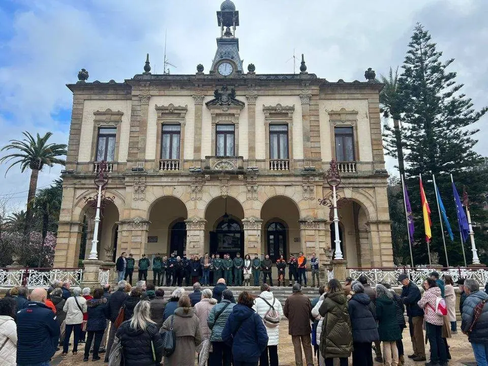minuto-silencio-guardias-civiles-villaviciosa