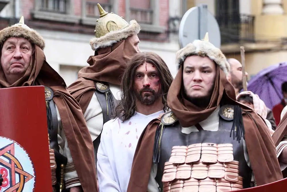 via-crucis-viviente-infiesto-2024-16