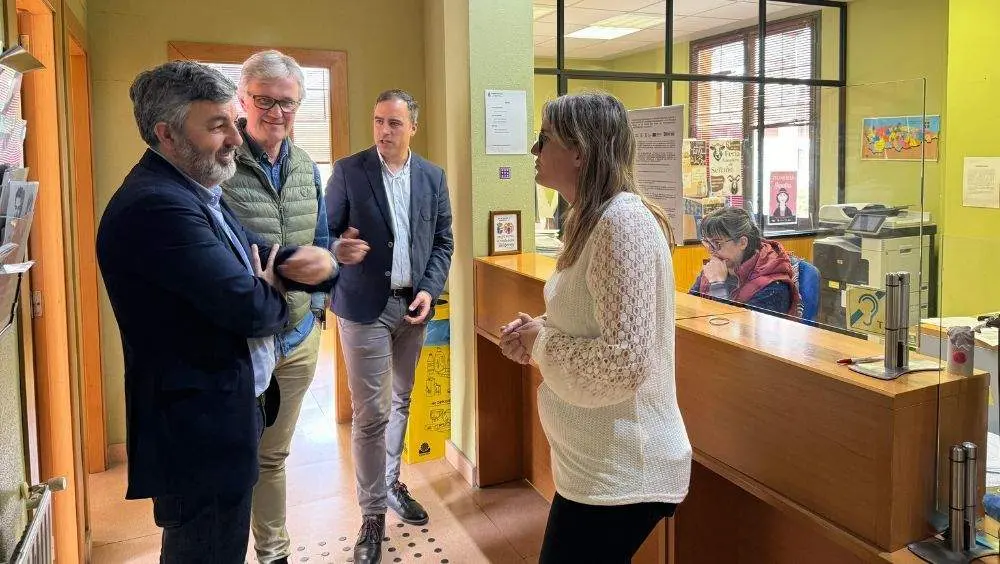 consejero-fomento-visita-ponga