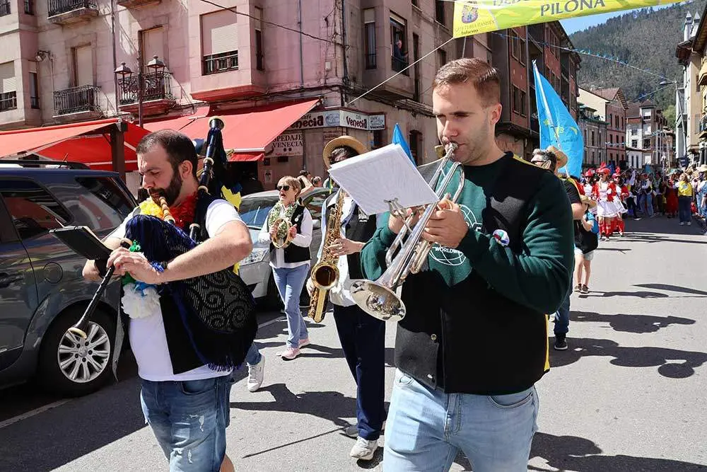 desfile-piraguas-infiesto-2024-05