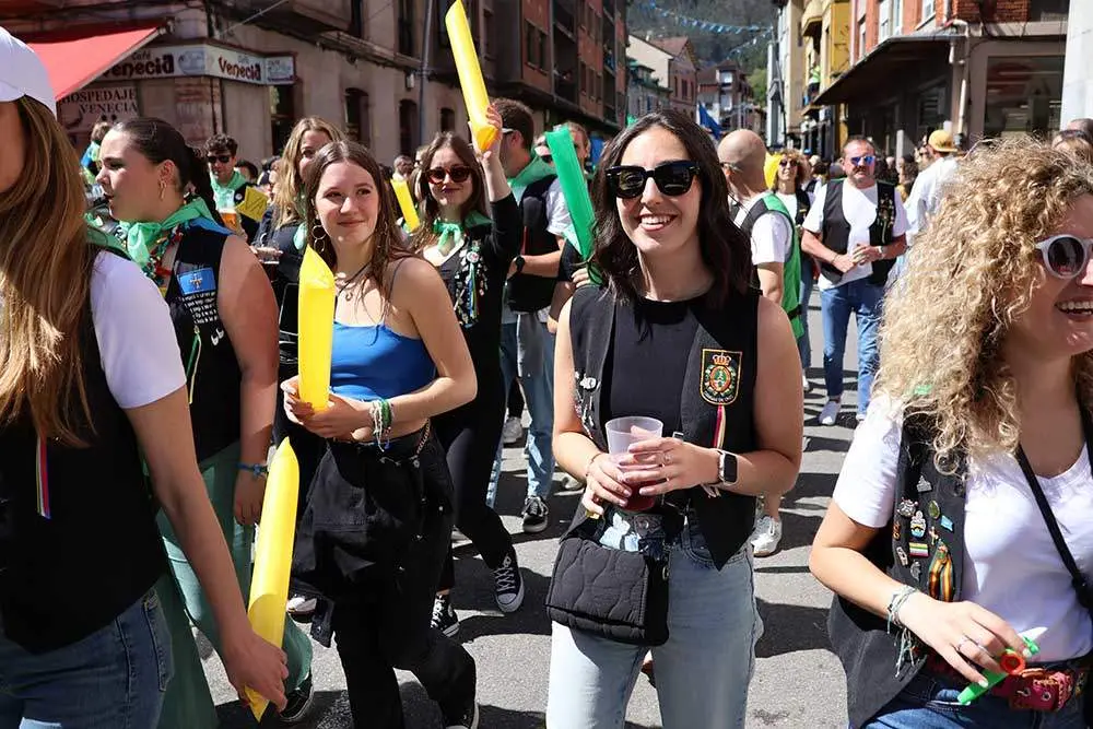 desfile-piraguas-infiesto-2024-46