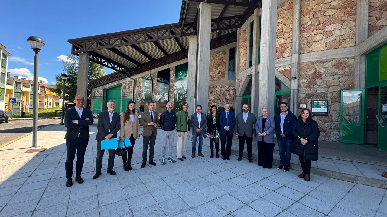 Asistentes a la presentaci&oacute;n del PERTE, en Nava