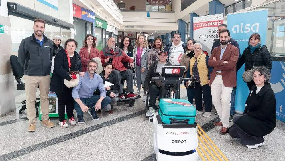 Fundaci&oacute;n ONCE y Alsa prueban &lsquo;AccessRobots&rsquo; en la estaci&oacute;n de autobuses de Oviedo