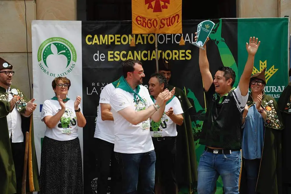 jorge-vargas-escanciadores-nava