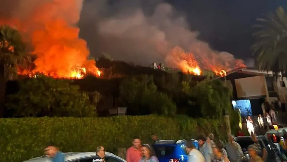 fuegos-artificiales-incendio-llanes