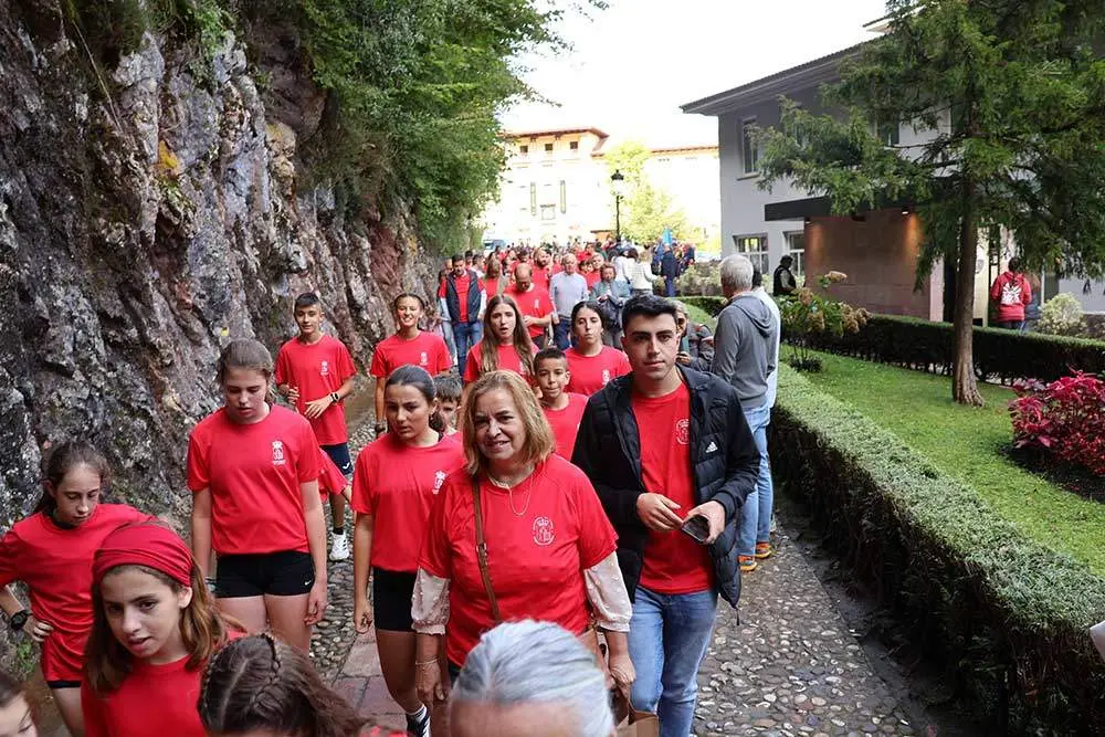 llanera-ofrenda-covadonga-03