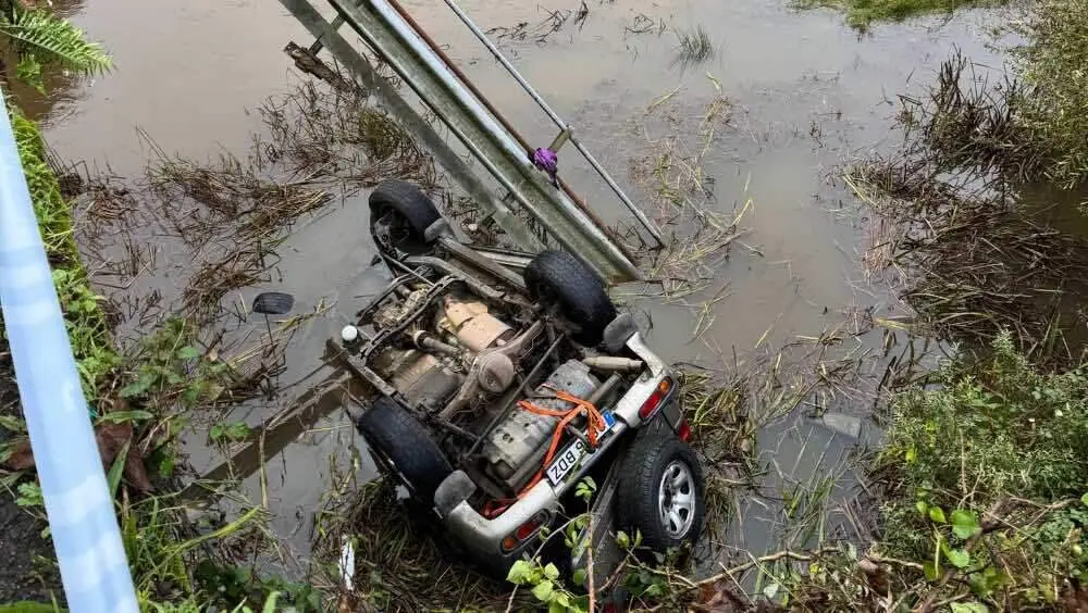 accidente-coche-rio-ozanes