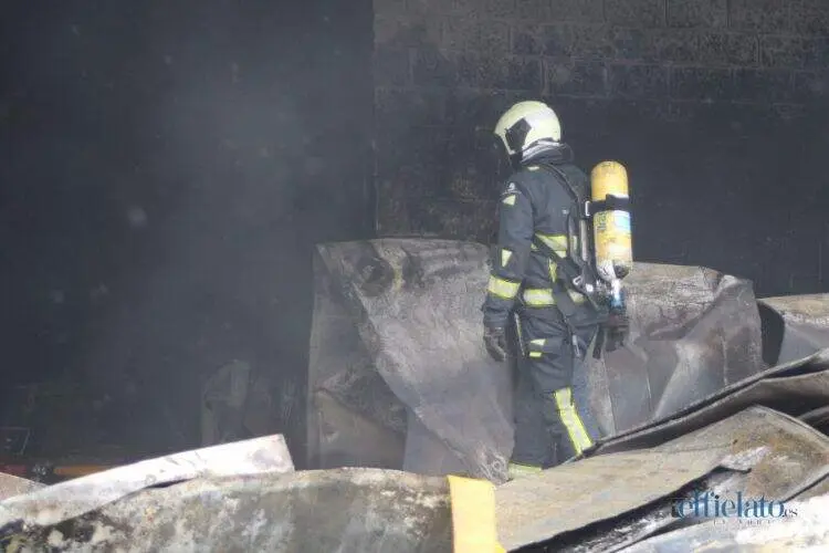 incendio-poligono-silvota-llanera-6