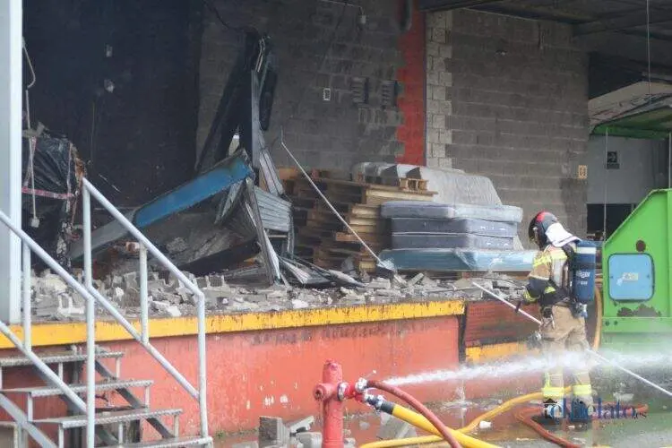 incendio-poligono-silvota-llanera-15