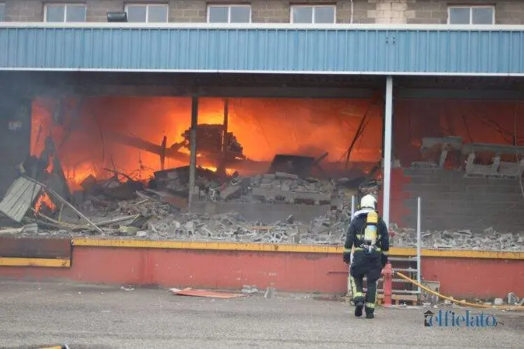 incendio-poligono-silvota-llanera-29