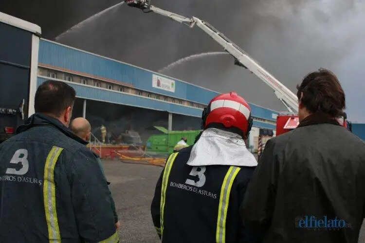 incendio-poligono-silvota-llanera-53